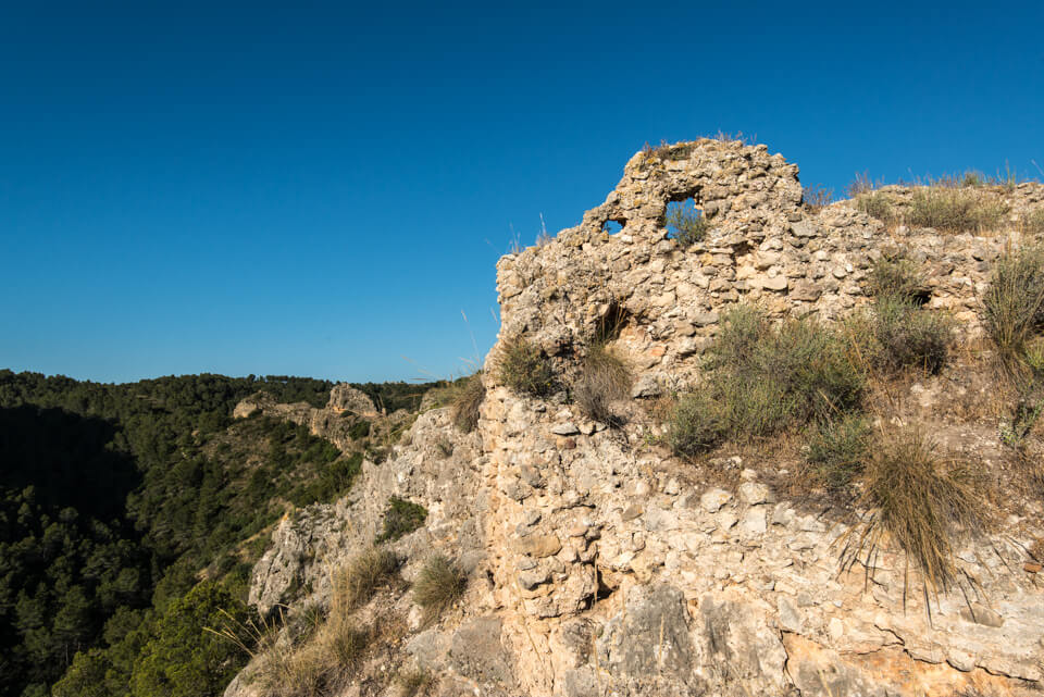 Cresta de la montaña y Castillo de Sumacàrcer
