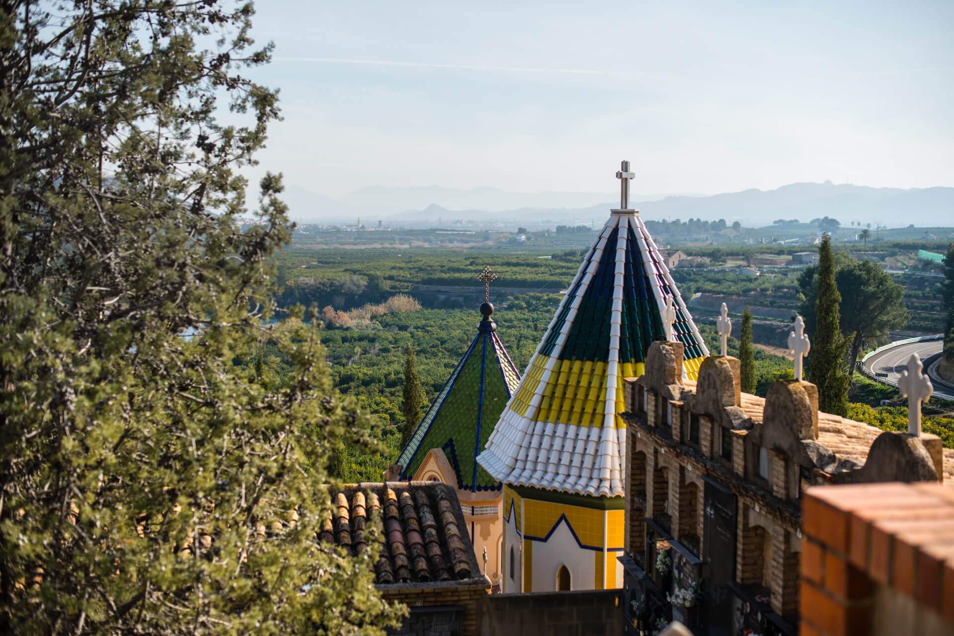 Cúpulas modernista del cementerio de Sumacàrcer
