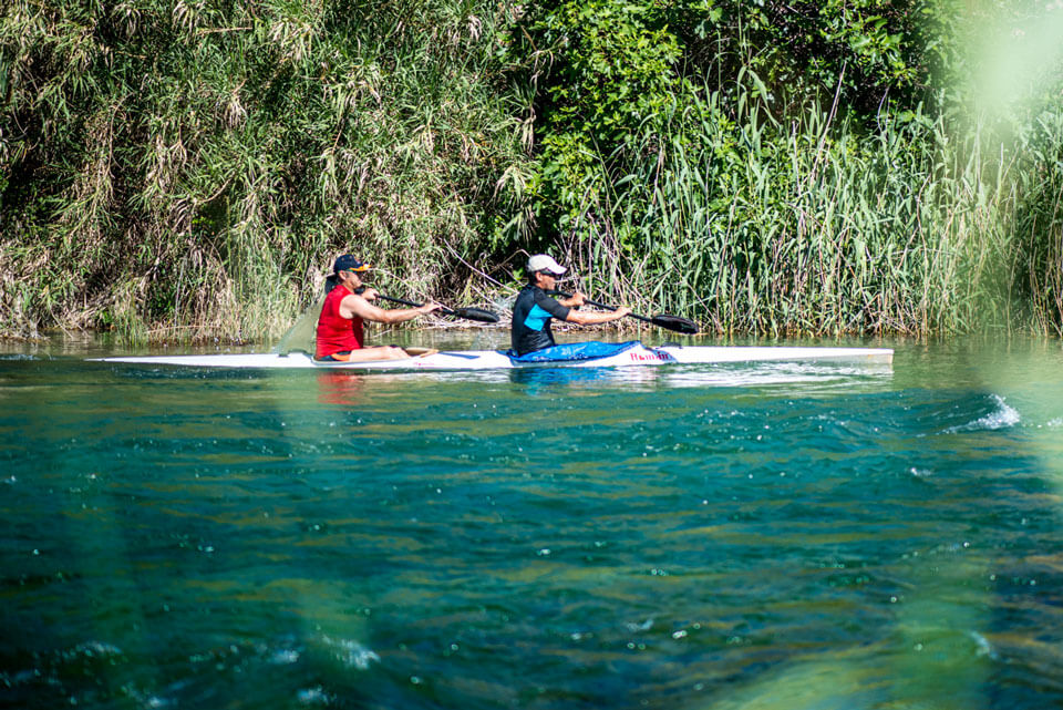 Piragüistas en Sumacàrcer, piragüismo en el río Júcar